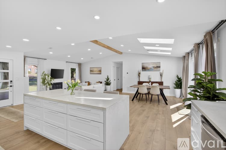 Spartanburg House: 107 Elderberry Dr