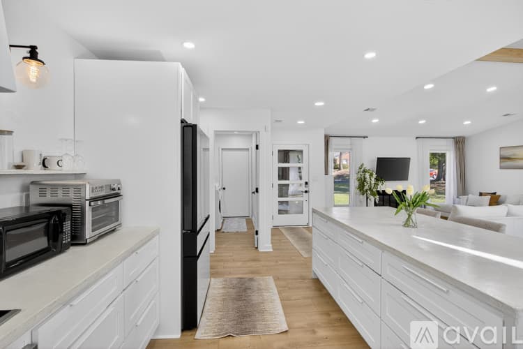 Spartanburg House: 107 Elderberry Dr