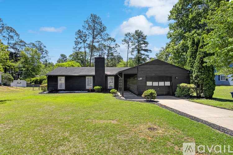 Spartanburg House: 107 Elderberry Dr