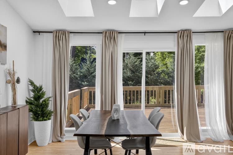 Spartanburg House: 107 Elderberry Dr