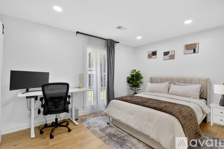 Spartanburg House: 107 Elderberry Dr