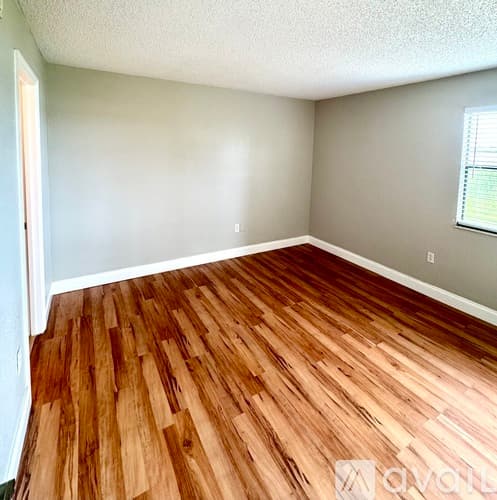 Largo Condo: 10103 Sailwinds Boulevard North
