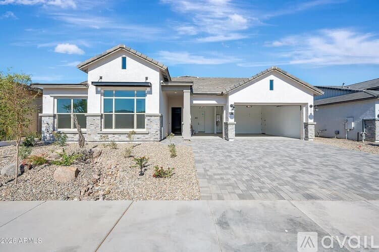 Maricopa County House: 6823 N 190th Dr