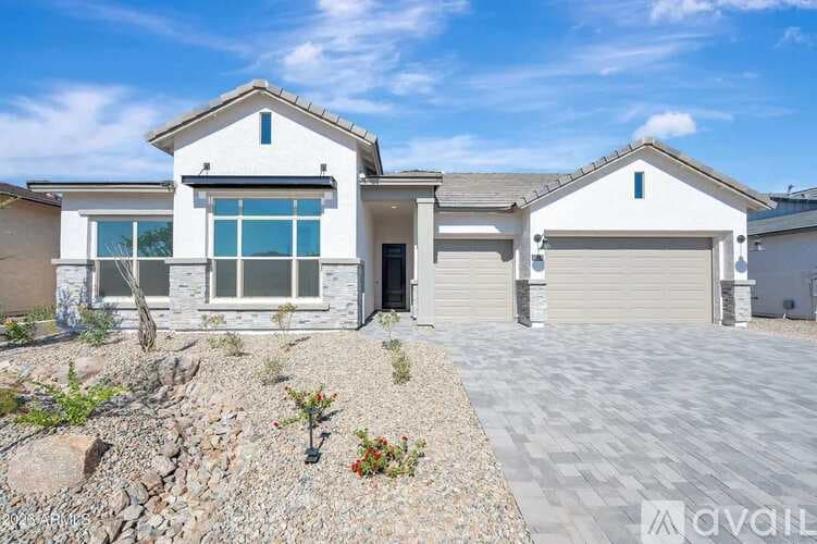 Maricopa County House: 6823 N 190th Dr