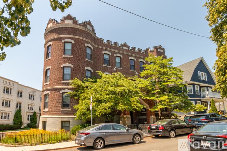 Boston Apartment: 61 Quint Avenue