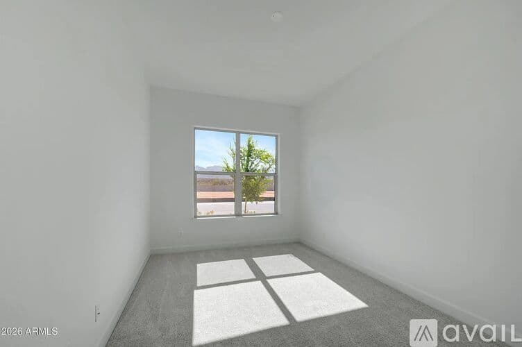 Maricopa County House: 6823 N 190th Dr