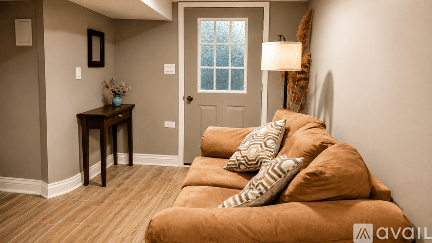 Chicago House: FURNISHED 8202 S Muskegon Av 2 Bd 1 Ba Basement