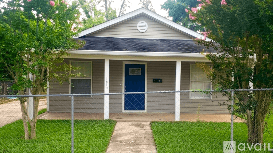 Tallahassee House: 1610 Saxon Street