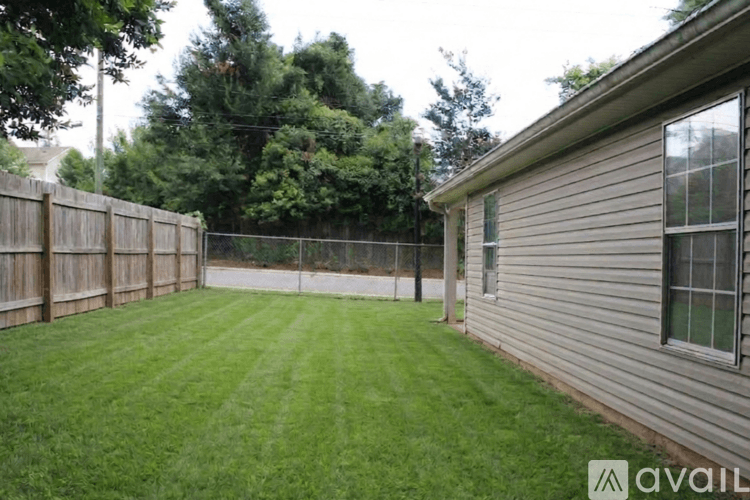 Tallahassee House: 1610 Saxon Street