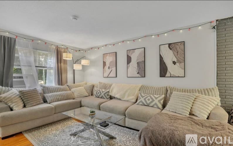 New Haven Townhome: 24 Woodward Ave