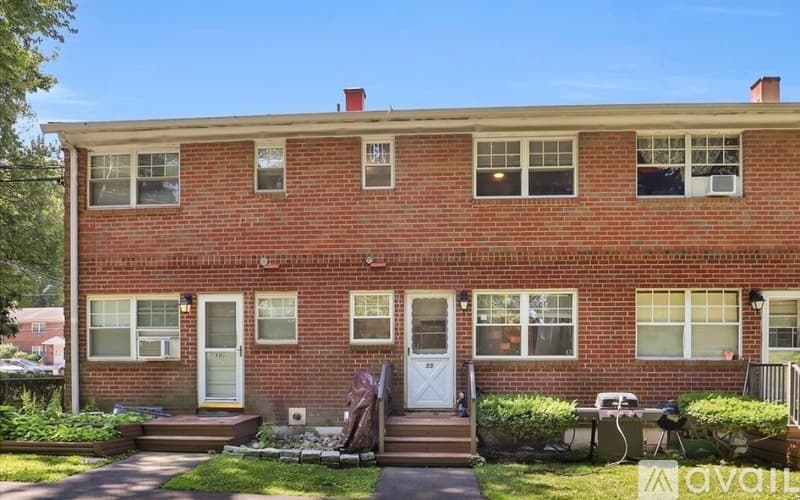 New Haven Townhome: 24 Woodward Ave