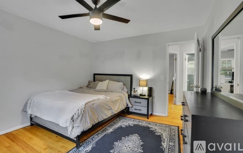 New Haven Townhome: 24 Woodward Ave