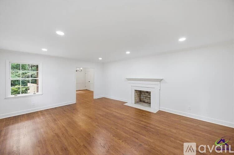 Macon House: 1320 Briarcliff Rd