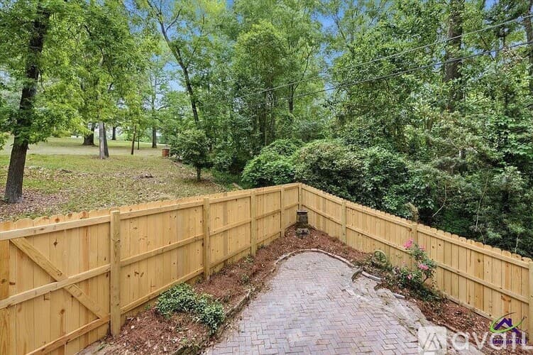 Macon House: 1320 Briarcliff Rd
