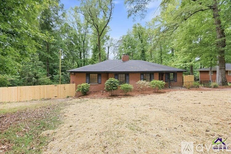 Macon House: 1320 Briarcliff Rd