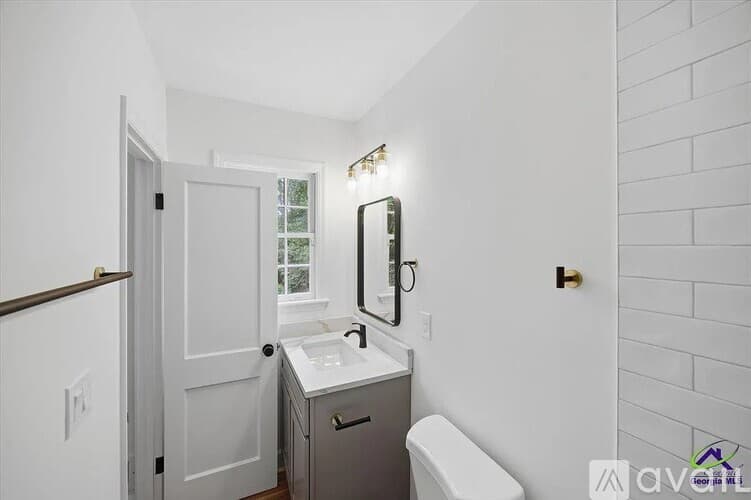 Macon House: 1320 Briarcliff Rd