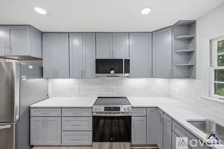 Macon House: 1320 Briarcliff Rd