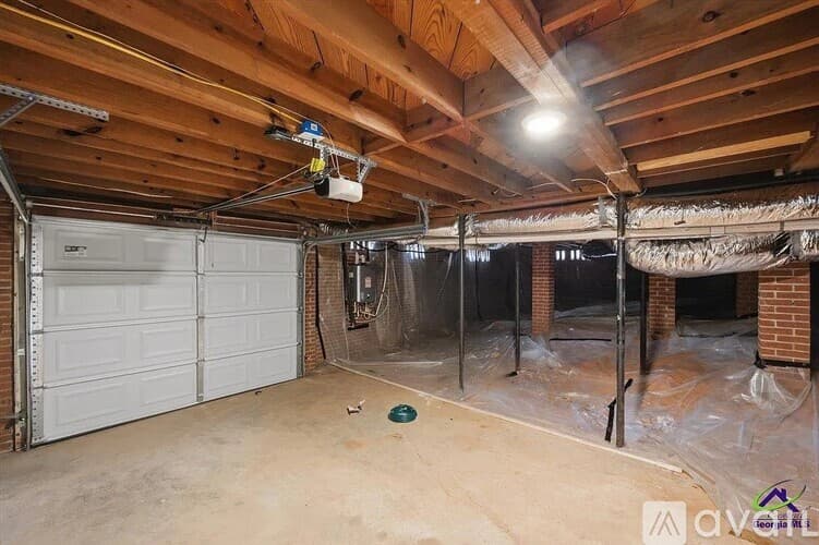 Macon House: 1320 Briarcliff Rd