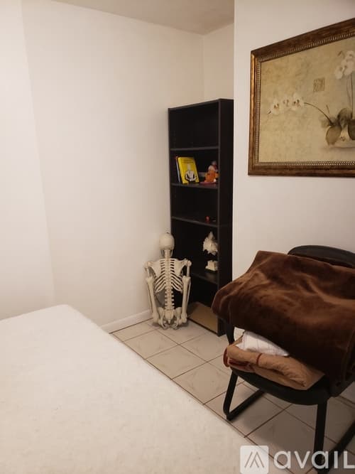 Hallandale Beach Apartment: 300 Northeast 14th Avenue