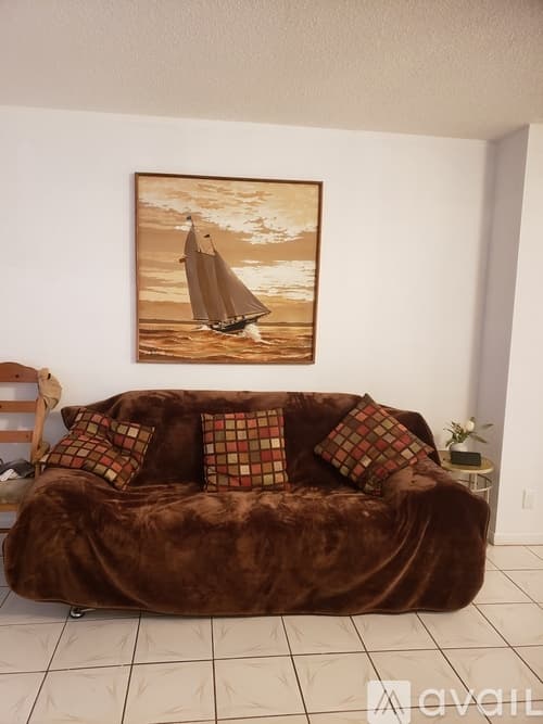 Hallandale Beach Apartment: 300 Northeast 14th Avenue