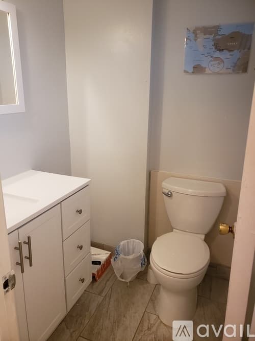 Hallandale Beach Apartment: 300 Northeast 14th Avenue
