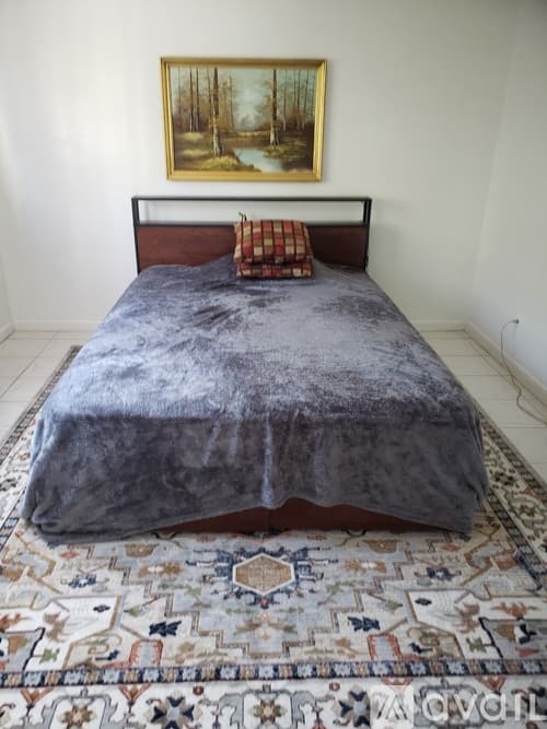 Hallandale Beach Apartment: 300 Northeast 14th Avenue
