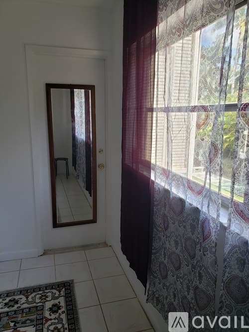 Hallandale Beach Apartment: 300 Northeast 14th Avenue
