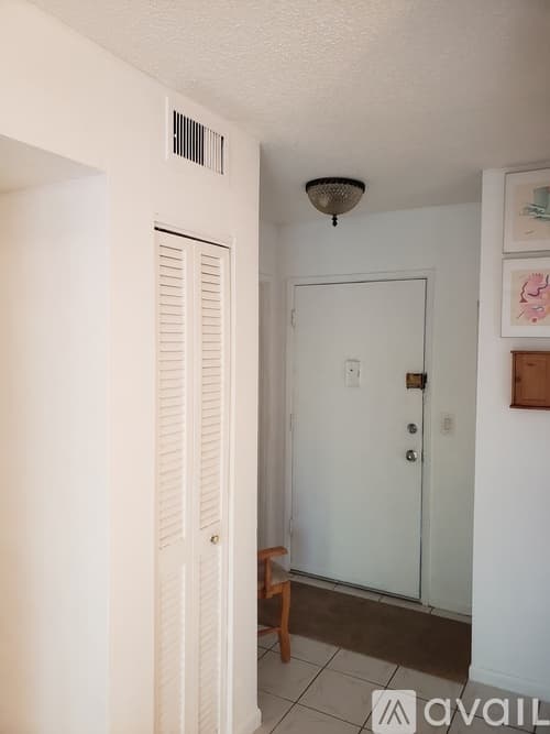 Hallandale Beach Apartment: 300 Northeast 14th Avenue