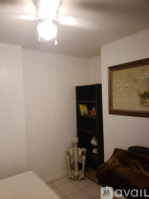 Hallandale Beach Apartment: 300 Northeast 14th Avenue