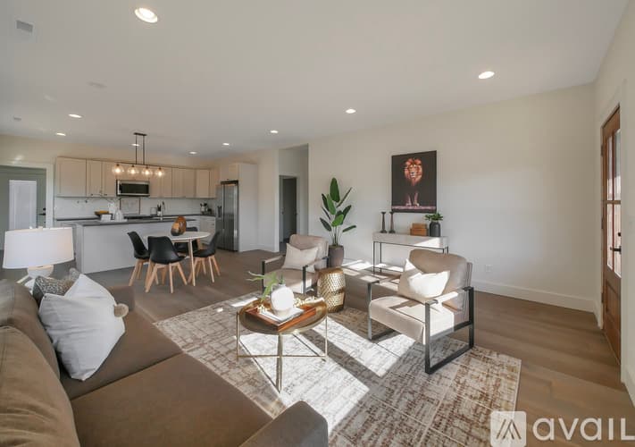 Trenton House: 118 Sunset Dr