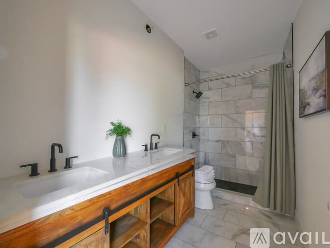Trenton House: 118 Sunset Dr