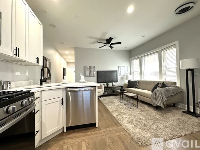Chicago Apartment: 5452 N Paulina St