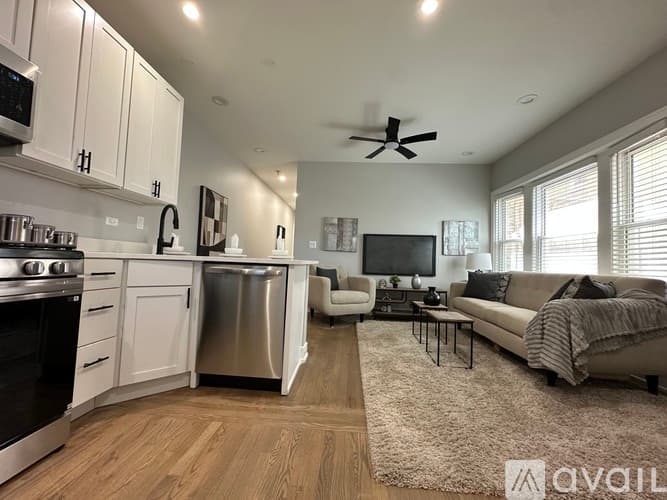 Chicago Apartment: 5452 N Paulina St