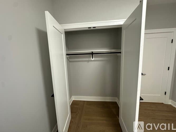 Chicago Apartment: 5452 N Paulina St