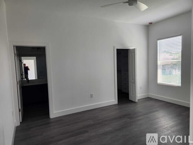 Spring Hill House: 9211 Northcliffe Blvd