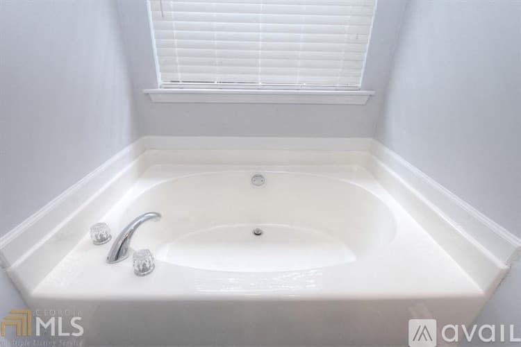 Loganville House: 3284 Rockwalk Terrace