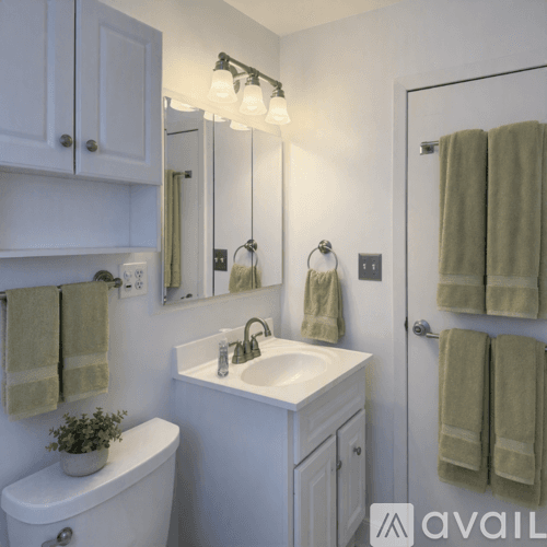Greenwich House: 217 5 River Rd Ext