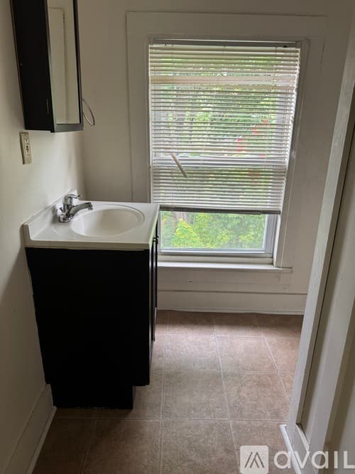 Del Water Gap House: 76 Broad St