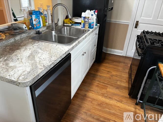 Harrisburg Apartment: 6061 Linglestown Rd