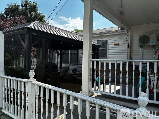 Harrisburg Apartment: 6061 Linglestown Rd