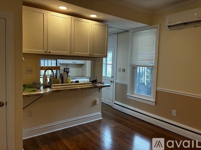 Harrisburg Apartment: 6061 Linglestown Rd