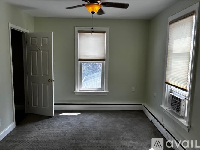 Harrisburg Apartment: 6061 Linglestown Rd