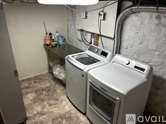 Harrisburg Apartment: 6061 Linglestown Rd