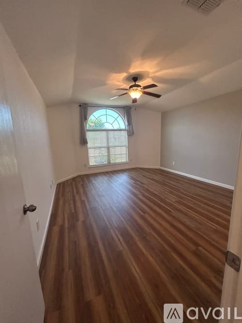 Saginaw House: 732 Bridle Trail
