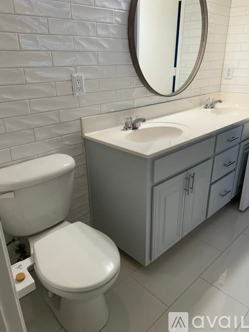 Saginaw House: 732 Bridle Trail