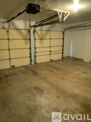 Grapevine Apartment: 1207 W Hudgins St