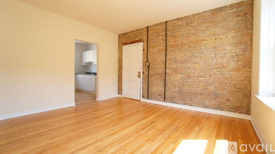 Chicago Apartment: 3040 W Wellington