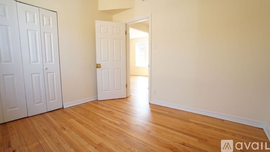 Chicago Apartment: 3040 W Wellington