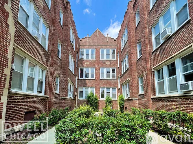 Chicago Apartment: 3040 W Wellington
