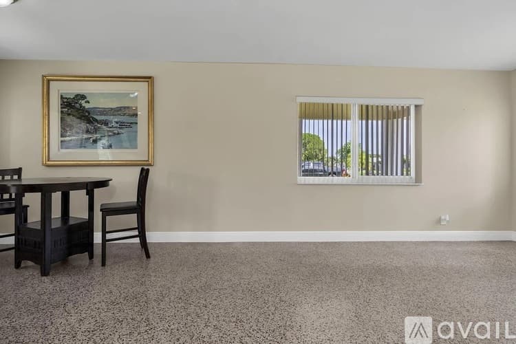 West Palm Beach House: 906 Lytle St